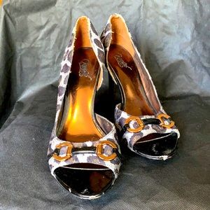Carlos by Carlos Santana size 8.5 Animal Print Stilettos